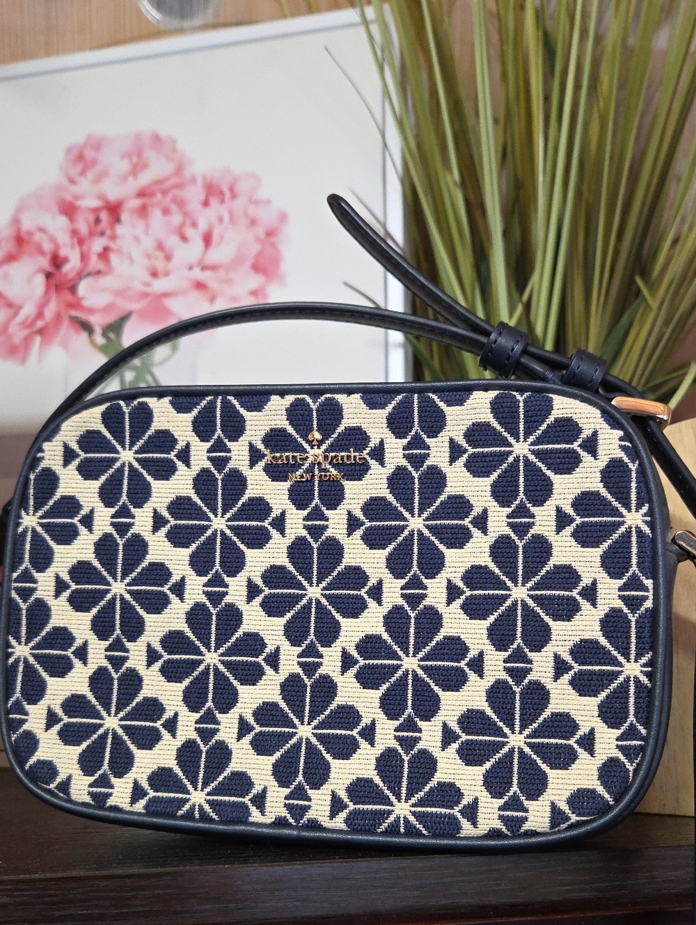 NWOT kate spade Navy and Cream Floral Jacquard Crossbody